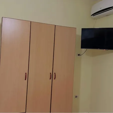 Velipoja Rooms *